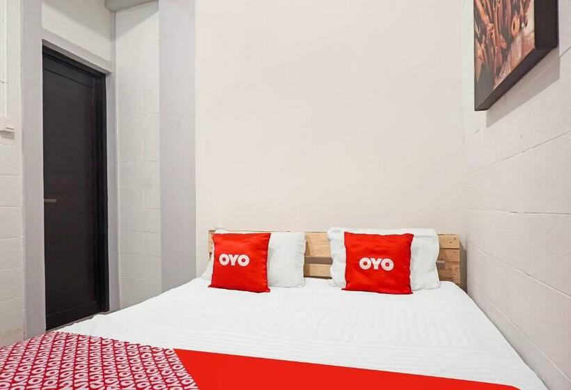 Hotel Spot On 91821 The Packer Lodge Jakarta