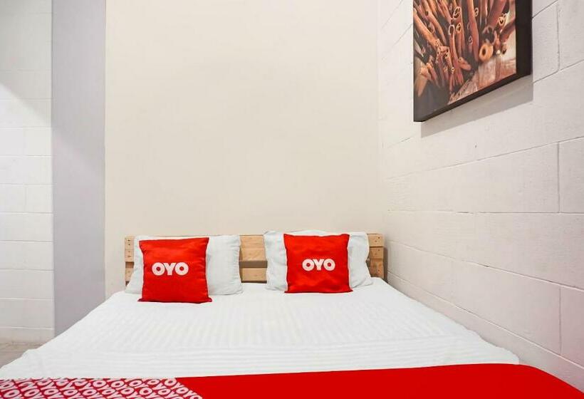 Hotel Spot On 91821 The Packer Lodge Jakarta