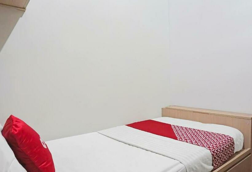 Hotel Spot On 91821 The Packer Lodge Jakarta