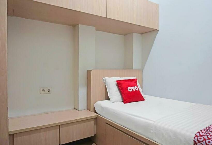 Hotell Spot On 91821 The Packer Lodge Jakarta