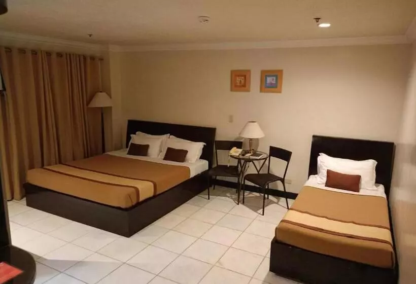 ホテル Tavern Surigao