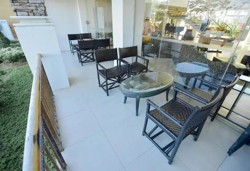 ホテル Tavern Surigao