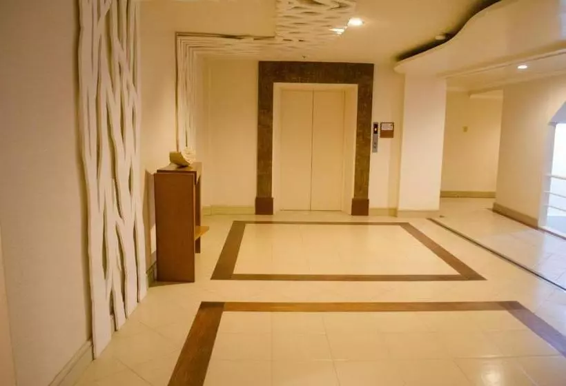 ホテル Tavern Surigao