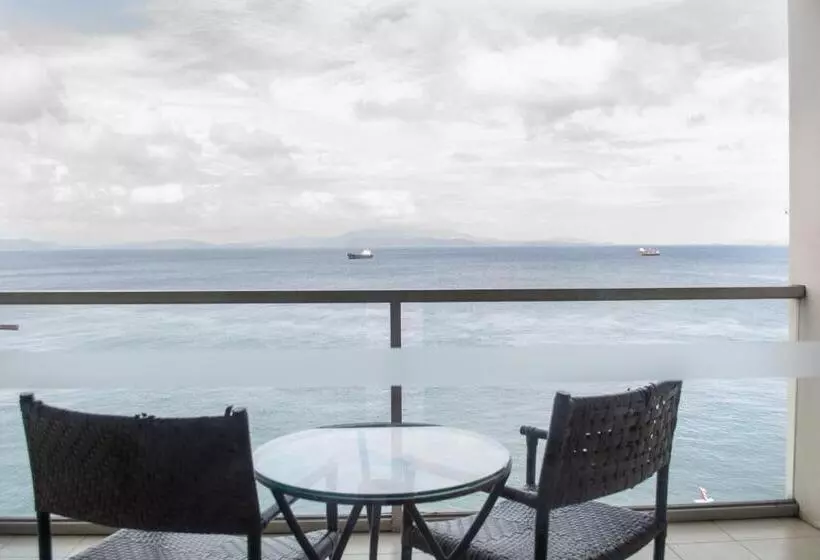 ホテル Tavern Surigao