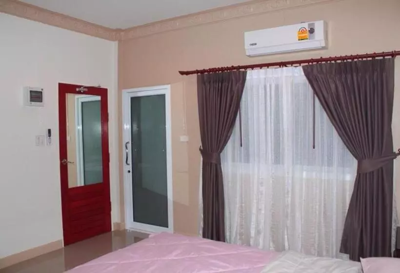 Baan Suan Nam Resort