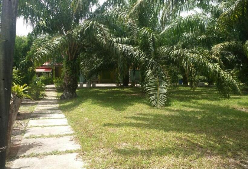 Baan Suan Nam Resort