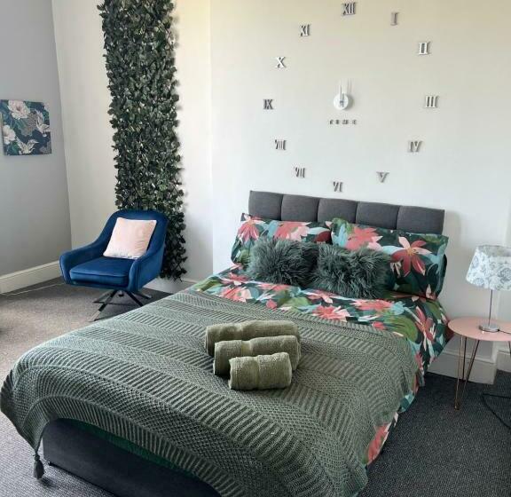 Aamiaismajoitus (B&B) Newsham Lodge   New Designer Rooms In Liverpool L6