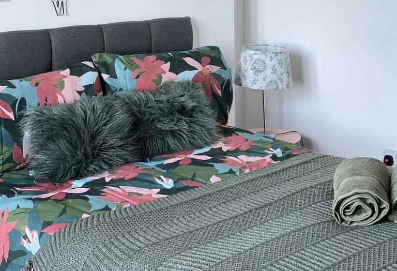 Aamiaismajoitus (B&B) Newsham Lodge   New Designer Rooms In Liverpool L6