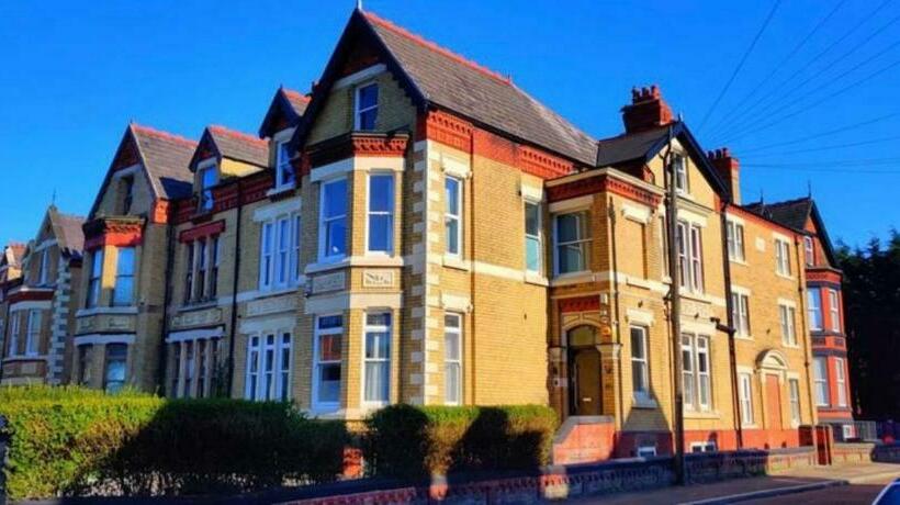 Aamiaismajoitus (B&B) Newsham Lodge   New Designer Rooms In Liverpool L6