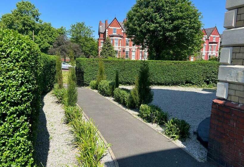 Aamiaismajoitus (B&B) Newsham Lodge   New Designer Rooms In Liverpool L6