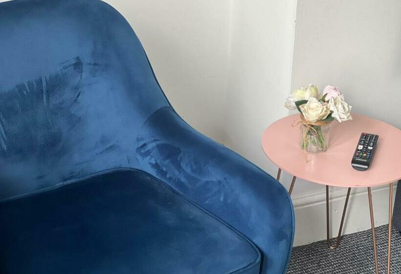 Aamiaismajoitus (B&B) Newsham Lodge   New Designer Rooms In Liverpool L6