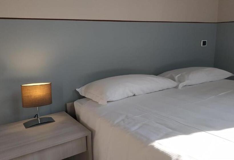 هتل Casa Diocesana Di Altavilla