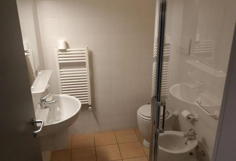 هتل Casa Diocesana Di Altavilla