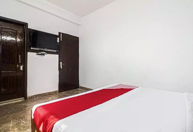 Flagship Hotel Royal Rooms