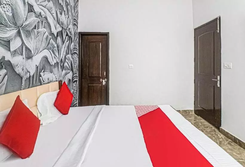 Flagship Hotel Royal Rooms