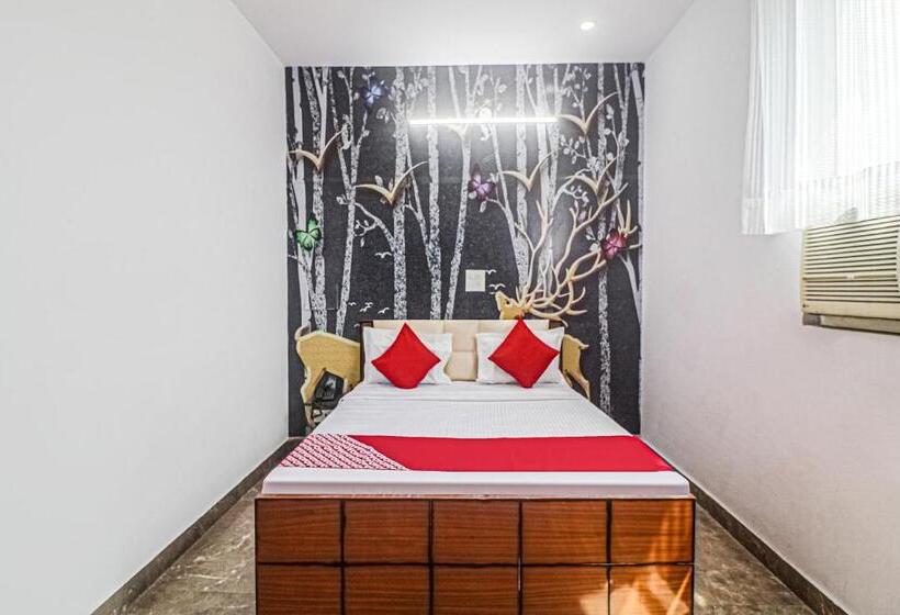 Flagship Hotel Royal Rooms