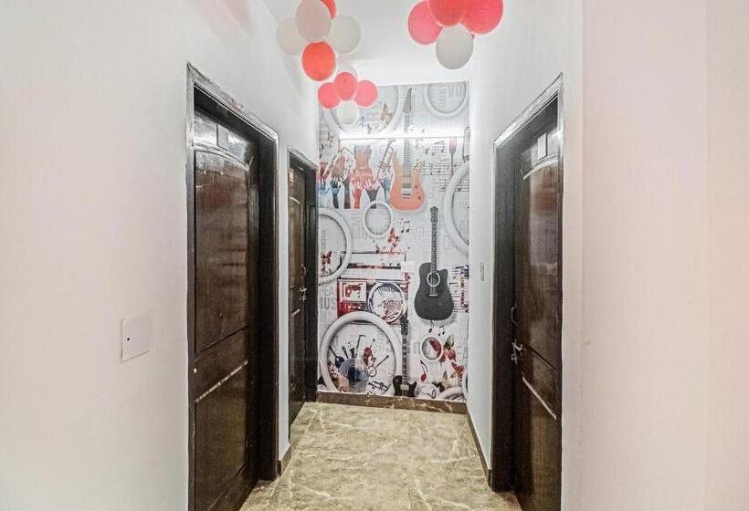 Flagship Hotel Royal Rooms