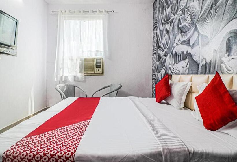 Flagship Hotel Royal Rooms