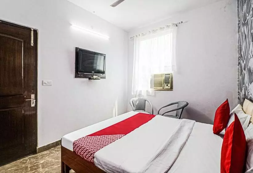Flagship Hotel Royal Rooms