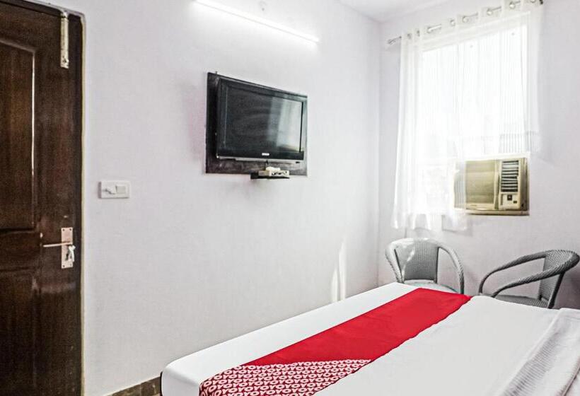 Flagship Hotel Royal Rooms