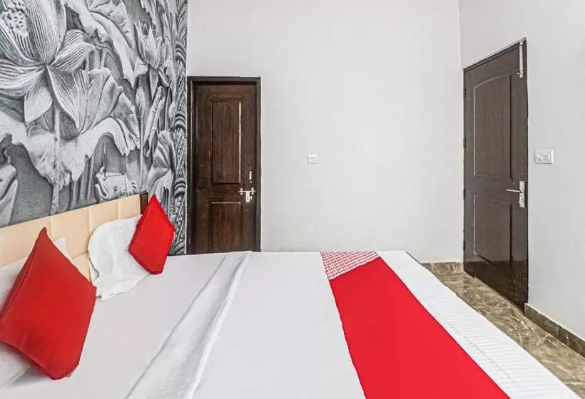 Flagship Hotel Royal Rooms