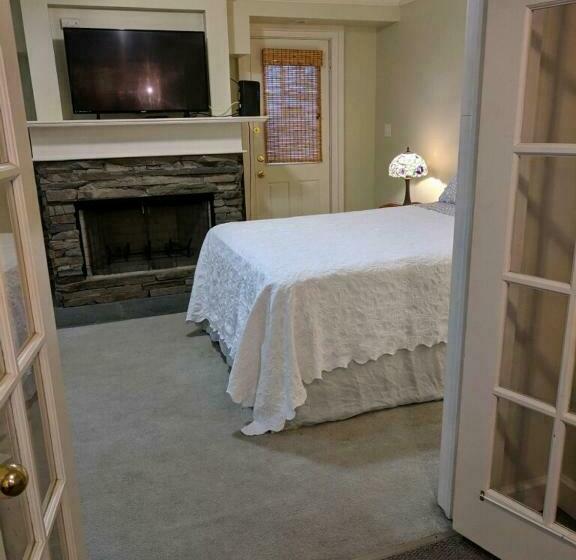 פנסיון Niagara Mansion Carriage Suite