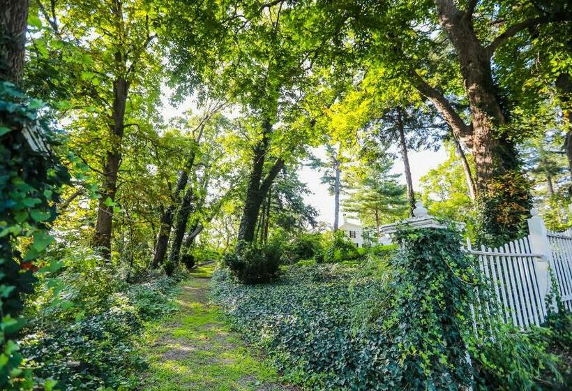 פנסיון Niagara Mansion Carriage Suite