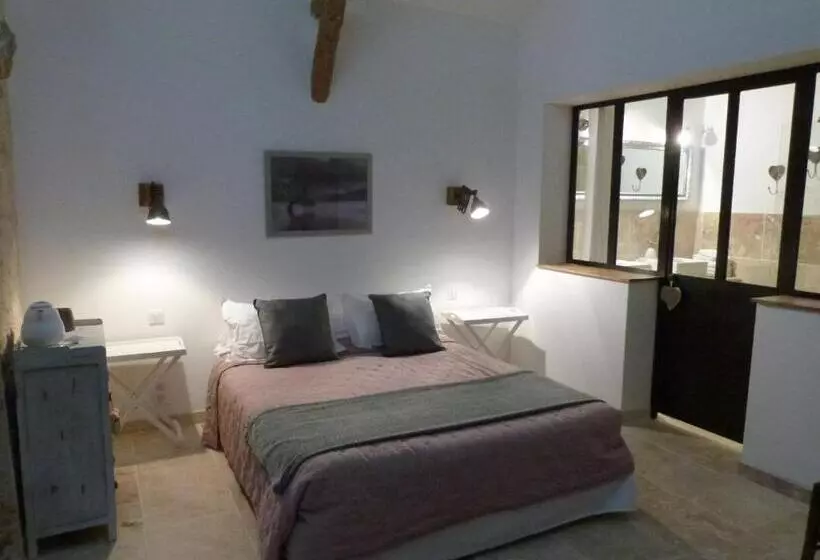 Aamiaismajoitus (B&B) Chambres D Hotes Le Plassalou