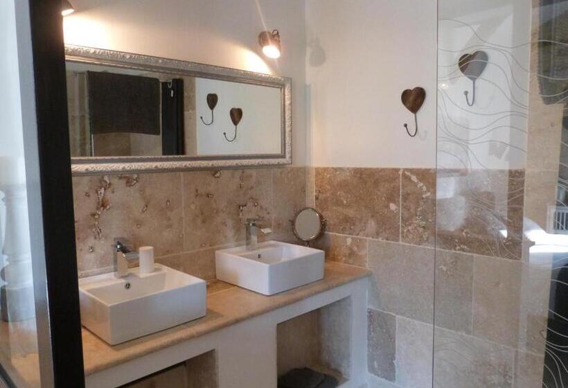 مبيت وإفطار Chambres D Hotes Le Plassalou