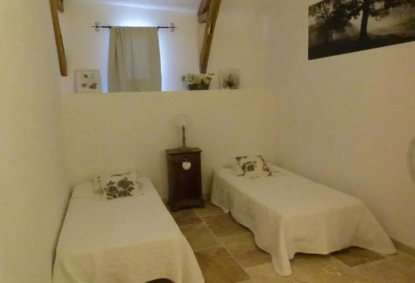 Aamiaismajoitus (B&B) Chambres D Hotes Le Plassalou