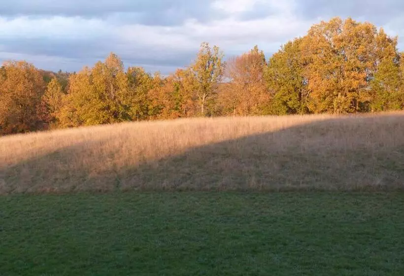 Aamiaismajoitus (B&B) Chambres D Hotes Le Plassalou