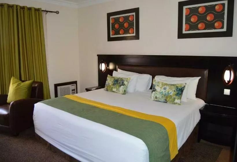 هتل Majestic Five