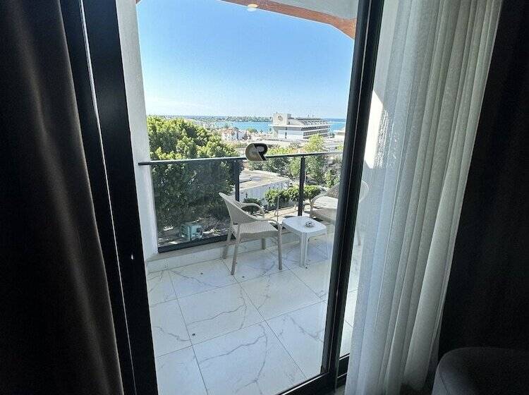 Side Golden Rock Hotel&spa