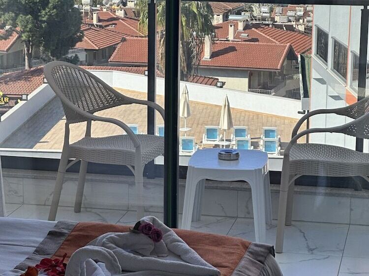 Side Golden Rock Hotel&spa