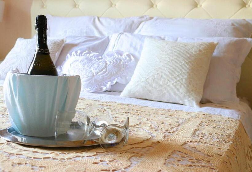 膳宿费 Charming Gea