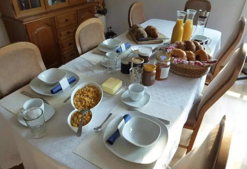 Majatalo Guntli’s Family Guesthouse