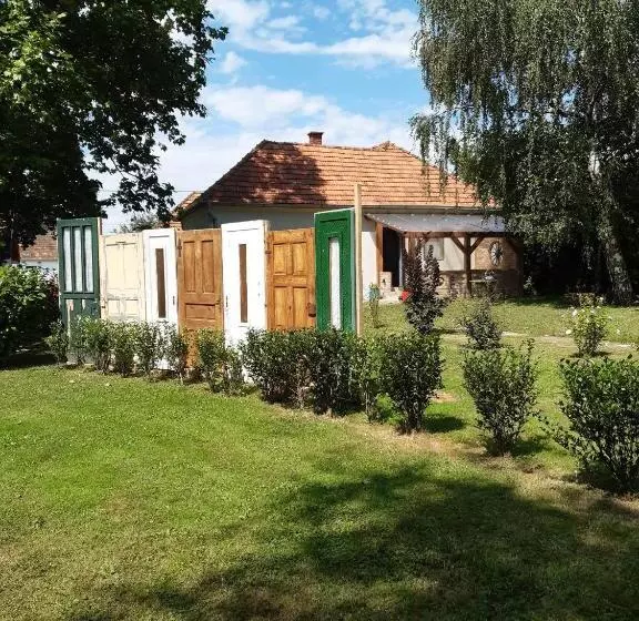 Majatalo Kiskemence Vendégház Szatta