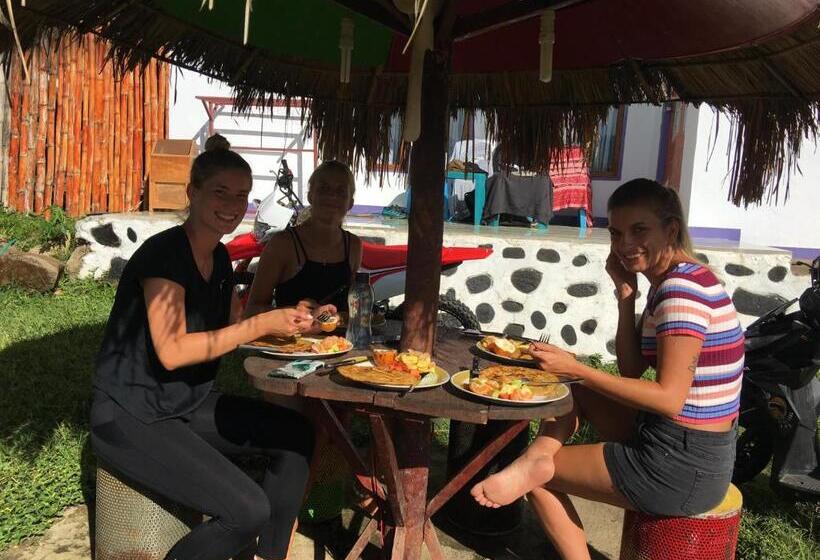 פנסיון Mahoni Guest House