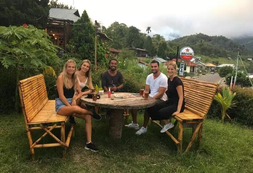 Majatalo Mahoni Guest House