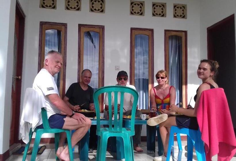 פנסיון Mahoni Guest House