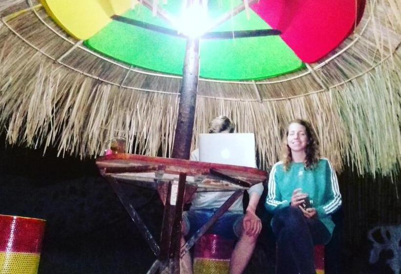 פנסיון Mahoni Guest House