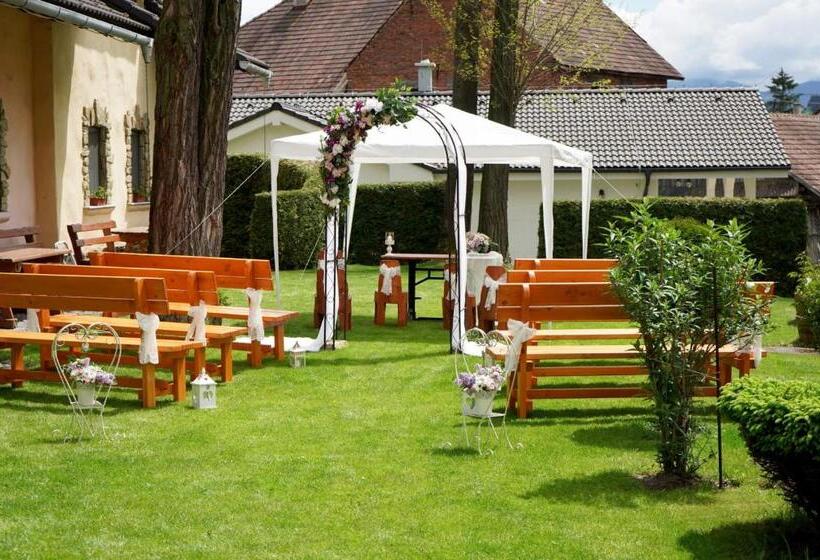 بنسيون Penzion Za Mlynom