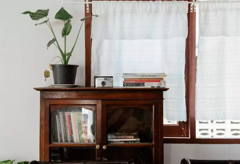 Retkeilymaja Eden Hotel Bangsean