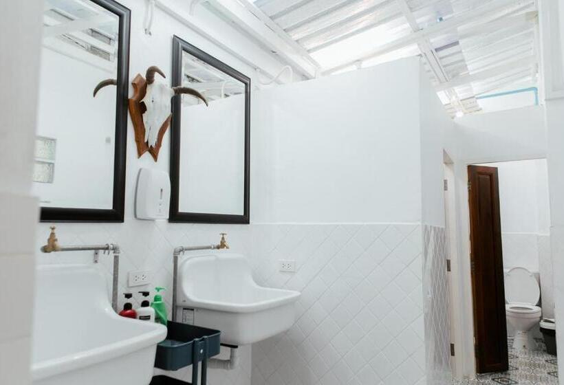 Общежитие Eden Hotel Bangsean