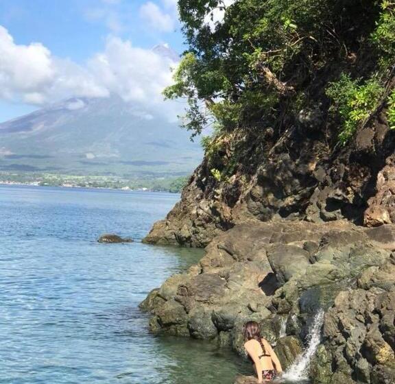 Общежитие Mirisbiris Garden And Nature Center