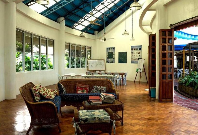 Общежитие Mirisbiris Garden And Nature Center