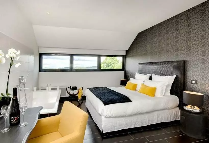 Aamiaismajoitus (B&B) Aux Chambres D à Coté