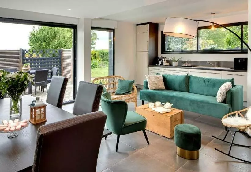 Aamiaismajoitus (B&B) Aux Chambres D à Coté