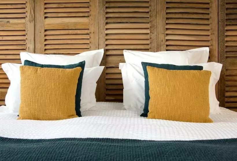 Aamiaismajoitus (B&B) Aux Chambres D à Coté