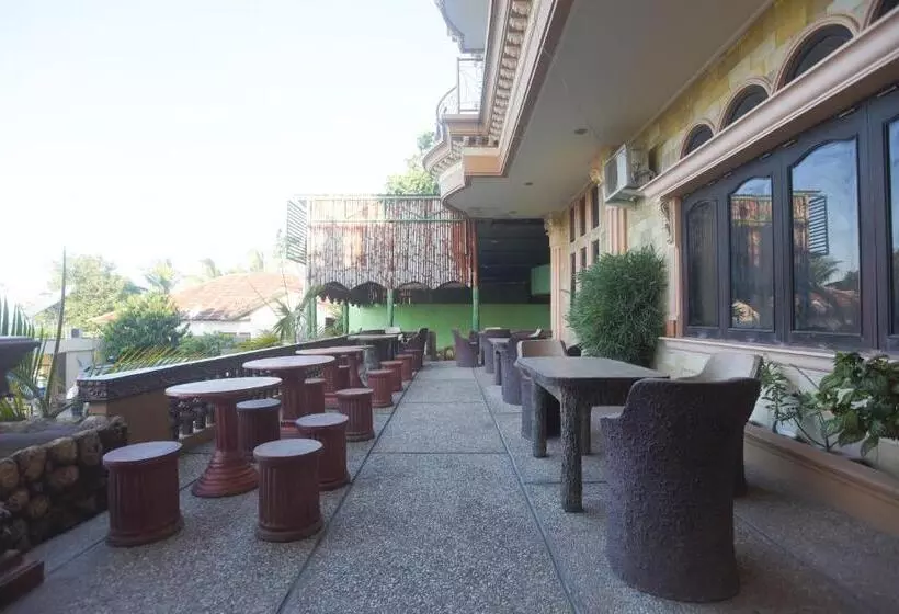 Chrysant Hotel & Resort